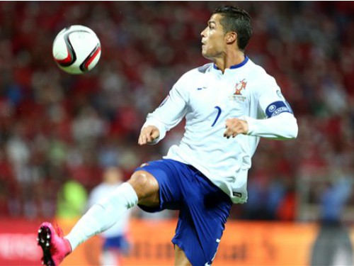 HLV trưởng BĐN bảo vệ Ronaldo