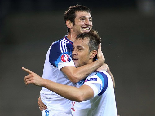 Liechtenstein 0-7 Nga: Artem Dzyuba lập poker giúp Nga vượt mặt Thụy Điển