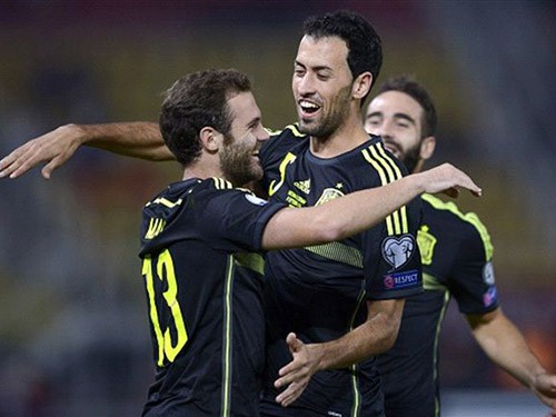 Macedonia 0-1 Tây Ban Nha: Thợ săn nhàn khi con mồi tự sát