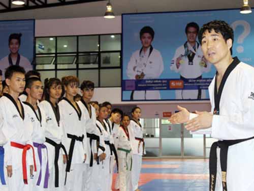 Bí quyết thuê chuyên gia ngoại của người Thái: Giỏi nhất & lương cao ngất