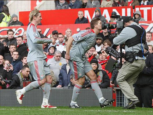Điểm mặt 4 trận đấu kinh điển nhất lịch sử ‘derby nước Anh’ trên sân Old Trafford