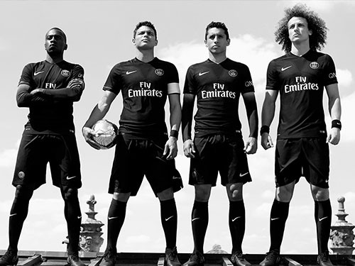 Mẫu áo ‘Dark Light’ siêu ấn tượng của PSG