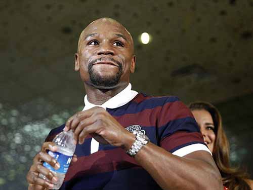 Mayweather không muốn giống… Bill Gates