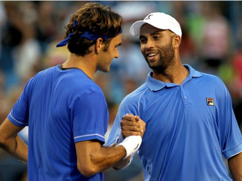 Quá đen cho James Blake