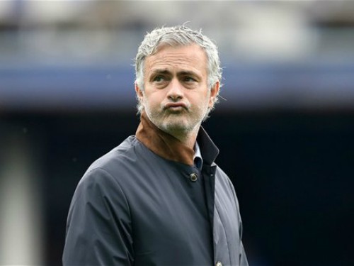 Jose Mourinho: “Chelsea đen thôi!”