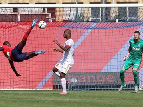Ajaccio 0-1 Monaco: Đứng dậy vươn vai