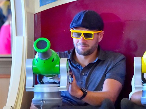 Gerrard đưa gia đình đi Disneyland