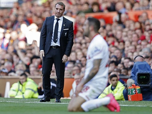 Jamie Carragher: “Tôi không hiểu Rodgers đang làm gì”