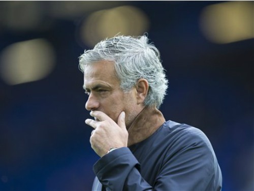 Mourinho chửi thề sau trận thua muối mặt