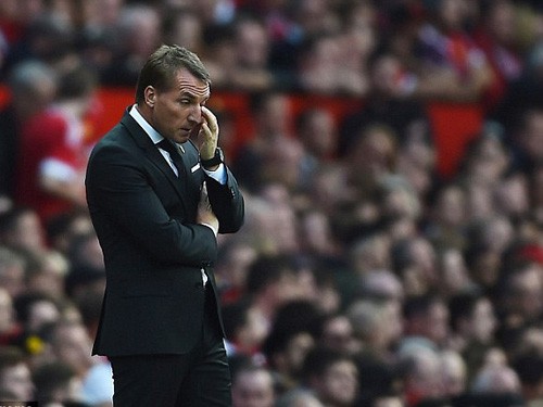 Jamie Carragher: “Rodgers nên dùng 2 tiền đạo”