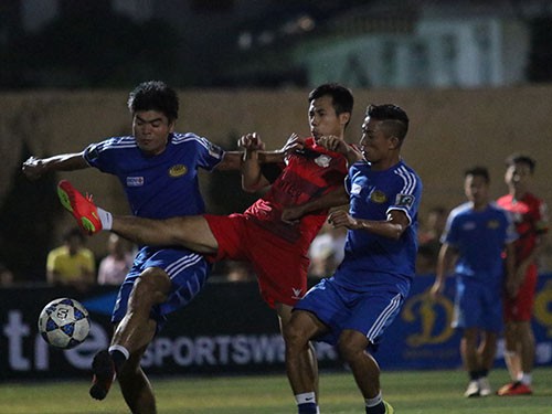 Top Group 1-2 Moon QT: Cuộc lật đổ thần thánh