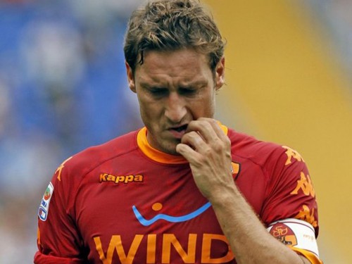 Totti thoát án quan hệ với mafia