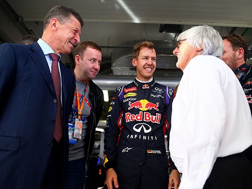 F1: “Ai rung trước?”