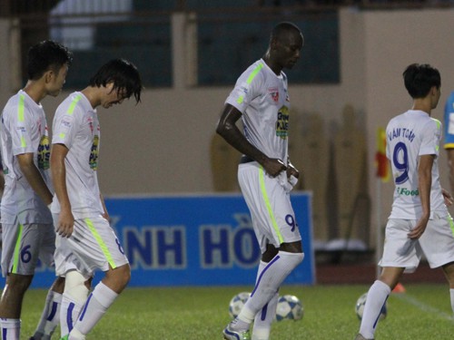 V.League 2015 hạ màn: “Cháy nhà..."