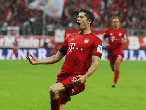Bayern Munich 5-1 Wolfsburg: Cái tát của Lewandowski