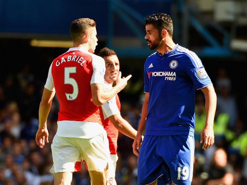 Arsene Wenger vẫn bức xúc với thẻ đỏ của Gabriel