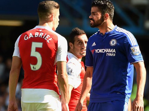 Gary Neville: “Costa bạo lực?  Không đời nào!”