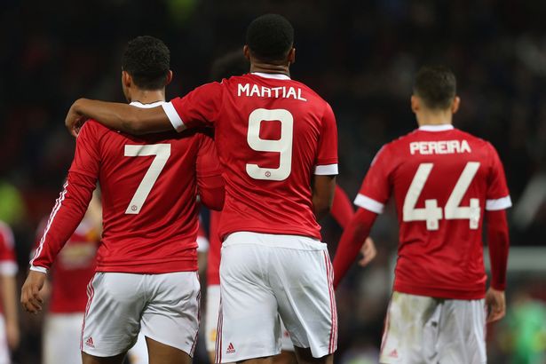 Van Gaal “dìm hàng” các sao trẻ