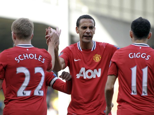 Rio Ferdinand: “Sao không có tôi, Fergie?”