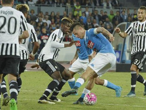 Napoli 2-1 Juventus: Lão bà ướt áo