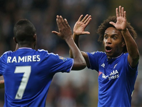 Newcastle 2-2 Chelsea: Vũ công Samba giải nguy cho Mourinho