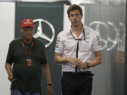 F1: Mercedes bị… bỏ xó