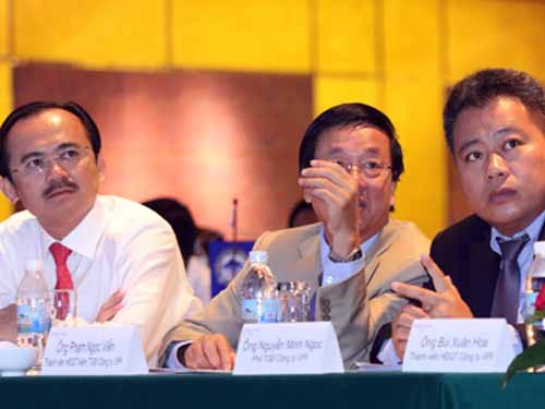 Lễ tổng kết mùa giải 2015: “Thượng bất chính…”