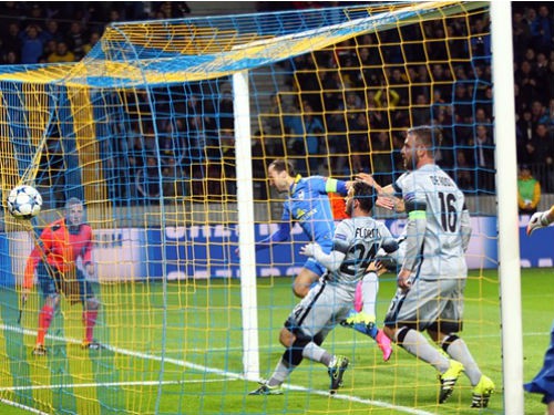 BATE Borisov 3-2 Roma: Kẻ lót đường khó chịu