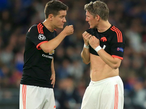 Schweinsteiger – Herrera: Lựa chọn an toàn