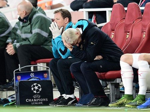 Arsenal: Sau thất bại, lại phải hỏi Wenger