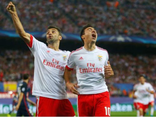 Atletico Madrid 1-2 Benfica: Thua ngược trên sân nhà, Atletico mất ngôi đầu