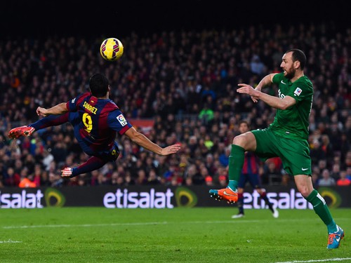 Barca chật vật qua ải Leverkusen: Hơi thở “Ma cà rồng”