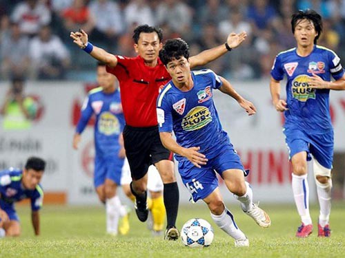 Café 24h: V.League vẫn đang… nhúc nhích