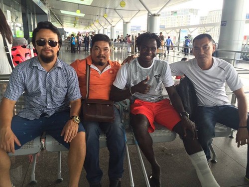 Chiều nay, Abass bay sang Singapore điều trị