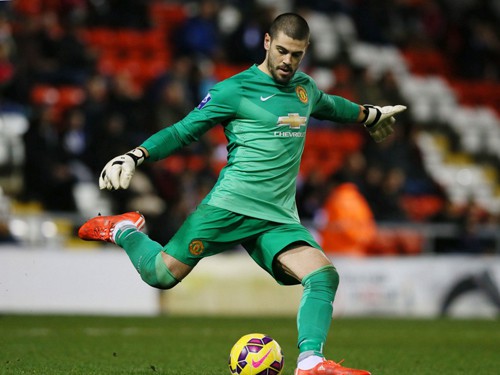 Man Utd cấm cửa Valdes đến Liverpool và Chelsea