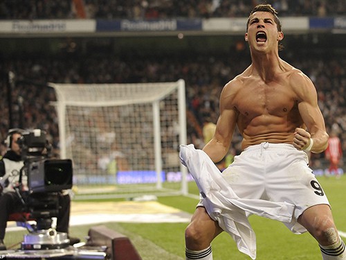 Orlando City: “Buôn” Ronaldo mới lãi, Messi chỉ có… lỗ