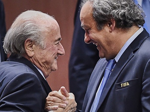 Tiếp scandal hối lộ, tham nhũng ở FIFA: Platini “há miệng, mắc quai”