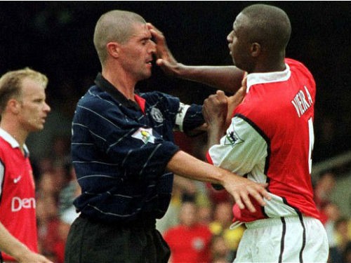 ‘Bóng đá xấu xí’ phần không thể thiếu trong những trận đại chiến Arsenal – Man Utd