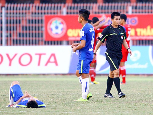 Café 24h: “Tôi thấy kinh hoàng khi đá banh”