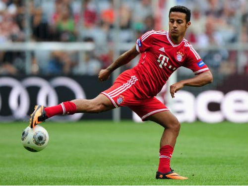 Tuyệt chiêu làm bàn cực đỉnh của Thiago Alcantara trên sân tập