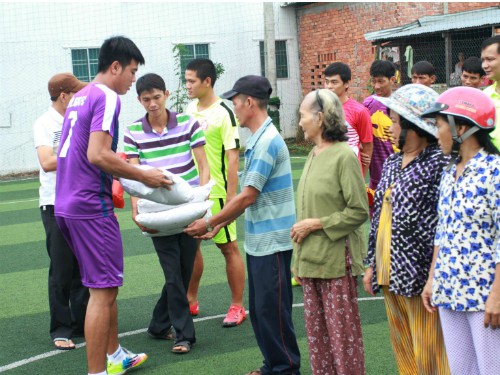 Cầu thủ Đồng Tháp gây quỹ từ thiện