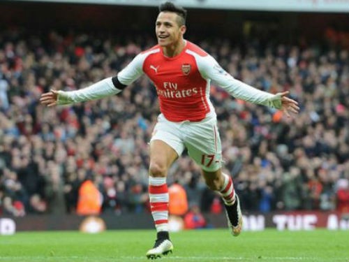 Alexis Sanchez hoàn thành cú đúp, trong sự lúng túng của hàng thủ Man Utd