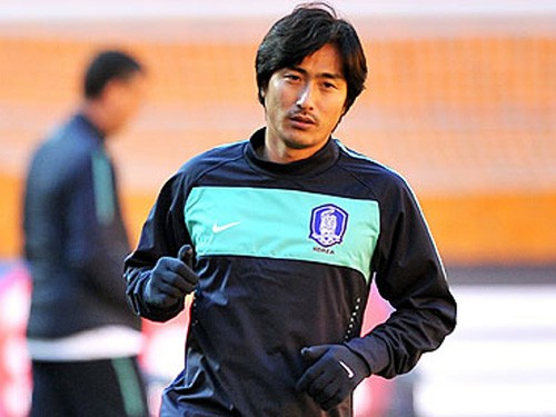 Cựu danh thủ Ahn Jung Hwan sắp sang Việt Nam