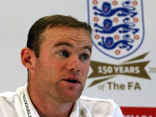 Lấy vợ lười, Rooney phải ăn “cơm hàng, cháo chợ”