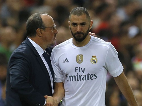 Karim Benzema “bật” Rafa Benitez: Có “bom” ở Madrid!