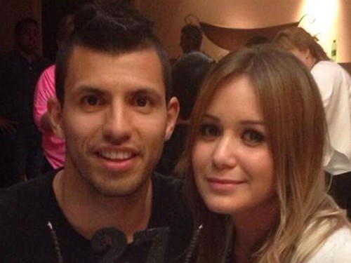 Sau repoker, Aguero “lập hat-trick” trên sân…