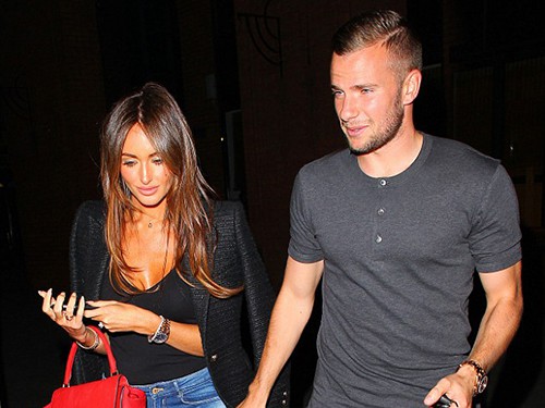 Côn đồ dùng gậy cướp tiền tỷ nhà Cleverley