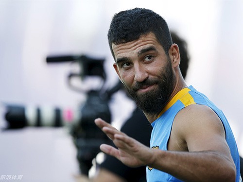 Vụ đăng ký Arda Turan:  Barca cầu cứu CAS