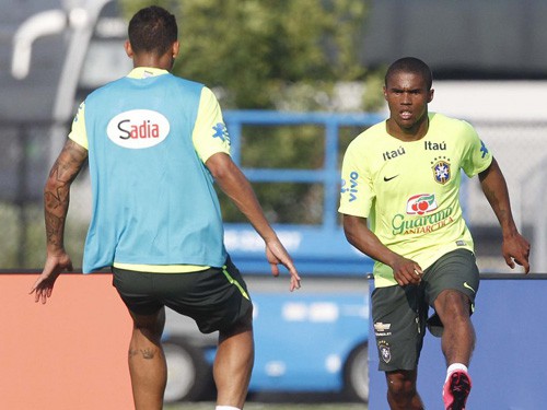 Douglas Costa: “Tôi không phải là Neymar”