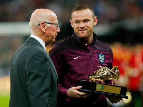 Rooney nhận quà đặc biệt trước trận gặp Estonia